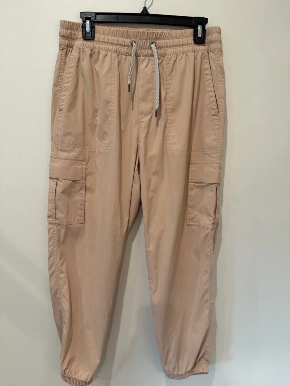 Vuori Scout Jogger Cargo Pants Tan Women’s Large Lightweight Hiking Athleisure